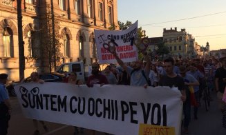 Mii de clujenii au ieșit din nou în stradă: ”Ultima soluție, încă o revoluție”