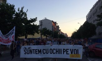 Mii de clujenii au ieșit din nou în stradă: ” ”Dragnea - jos, jos, ești un ticălos””