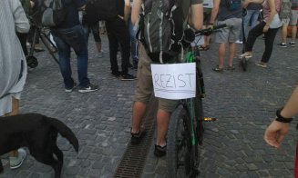 O nouă zi de proteste în centrul Clujului: ”Viitor european, nu ca în Teleorman”