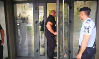 Încă un jaf la o bancă din Cluj! A ameninţat cu pistolul, dar a fugit fără bani