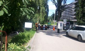 Se întâmplă la Cluj. A intrat cu maşina la apă! Omul a fost relaxat total