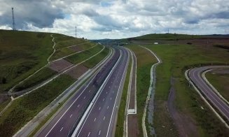 Noi imagini din dronă cu un lot al autostrăii Sebeş - Turda ce aşteaptă să preia traficul de peste jumătate de an! "Cât timp își vor mai risca vi