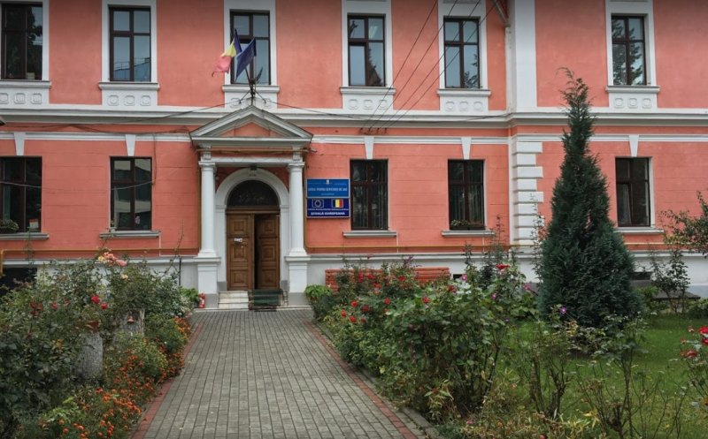 Îngrijitoarea din Cluj care a amenințat cu moartea o elevă a fost concediată