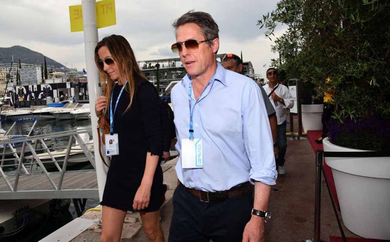 Soţia actorului Hugh Grant, răpită la Paris de un șofer de taxi