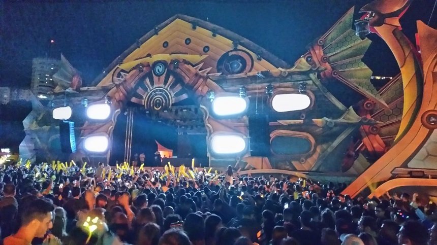 Scandări împotriva Guvernului pe sena Neversea
