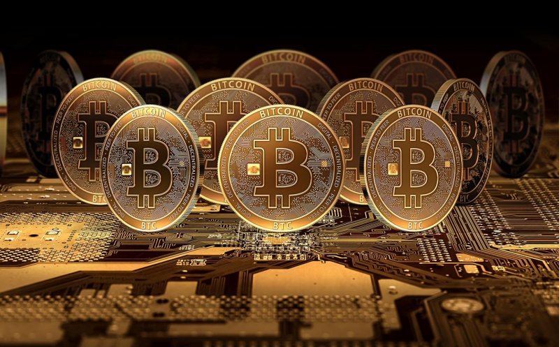Bitcoin, din nou pe val. Valoarea monedei a ajuns la maximul ultimelor şapte zile