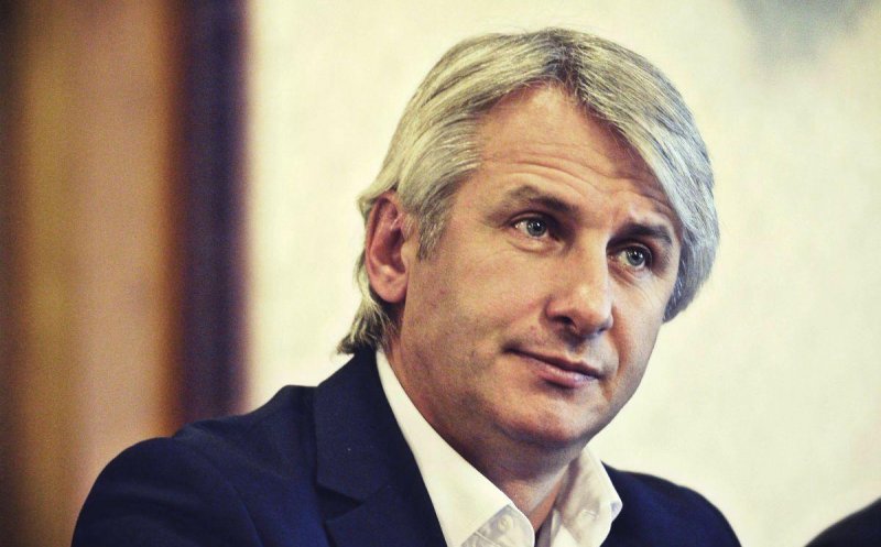 Teodorovici i-a cerut ambasadorului SUA să scoată vizele „măcar” pentru oamenii de afaceri
