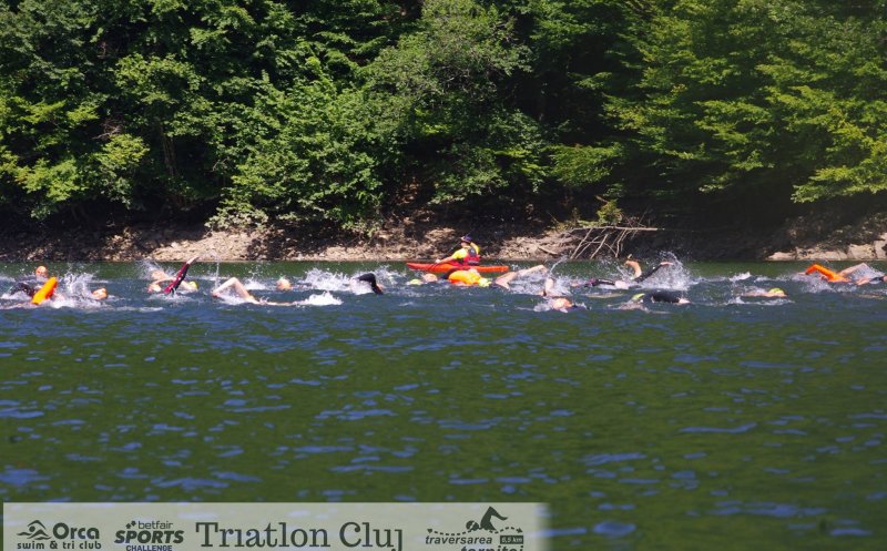 Peste 350 de participanţi la Traversarea Tarniţei şi Triatlon Cluj