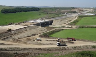 Asfalt pe un nou tronson al Autostrăzii Transilvania, în toamnă. Nu va fi însă deschisă traficului