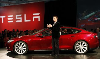 Tesla îşi construieşte propriul sistem de inteligenţă artificială pentru maşini autonome