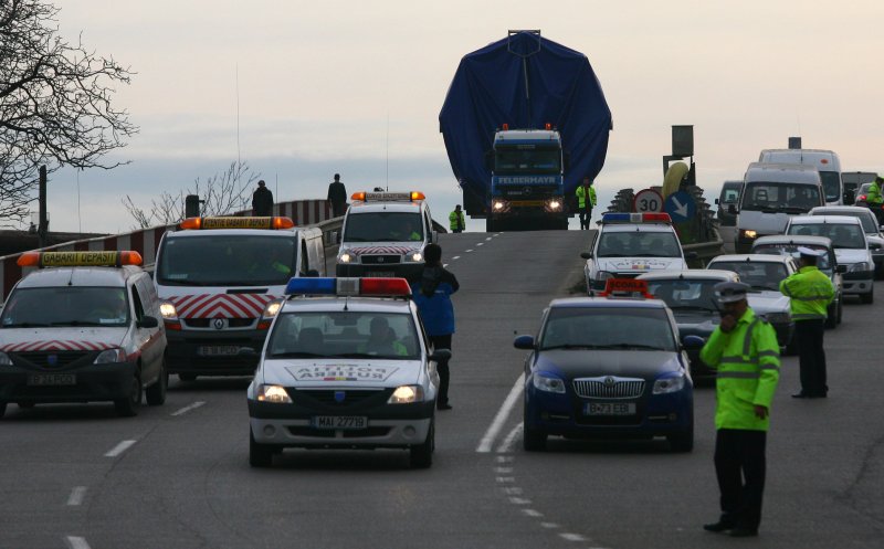 Atenție, șoferi! Patru transporturi agabaritice pe Autostrada Transilvania