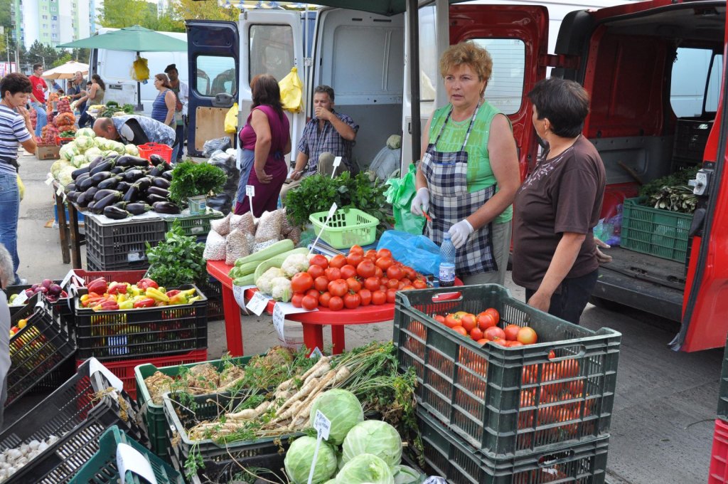 Se redeschide piaţa volantă de la Sala Sporturilor