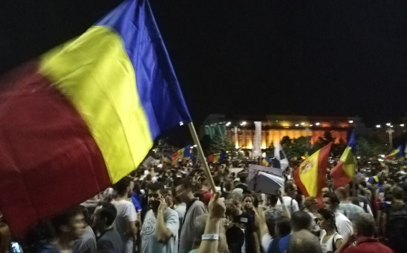 Deputatul Emanuel Ungureanu, imagini cu jandarmi călare intrând printre protestatari: "Se putea întâmpla o catastrofă"