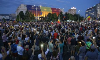 "Nu cedăm!" | Trafic restricţionat în zona Piaţa Victoriei. Protestatarii revin în faţa Guvernului