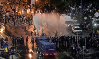Deputat de Cluj, plângere după protestul din 10 august: "Cu acest telefon mobil eu am filmat la Antipa, acolo am fost gazat"