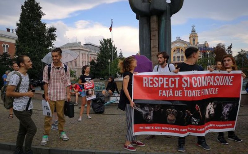 Marş al veganilor la Cluj-Napoca: „Foaie verde de şofran, ce bine-i să fii vegan”