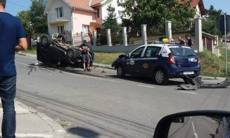 Maşină răsturnată în Dâmbu Rotund. Un copil de 5 ani a fost rănit
