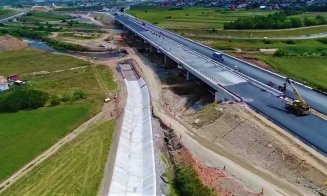 Inspecţie pe şantierul podului ce trece autostrada peste Someş. Când va fi deschis tronsonul Gilău – Nădășelu