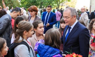 PRIMA ZI DE ŞCOALĂ | Primarul Boc, mesaj cu milioane de euro pentru părinţi, elevi şi profesori
