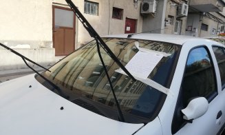 Scrisoare anonimă, lipită pe parbrizul unei mașini. ”Stimate intelectual (țăran), astea nu sânt cotețe cu curci”