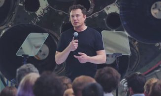 Musk a dezvăluit numele turistului care va face prima călătorie în jurul Lunii