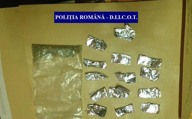 Traficant de droguri din Cluj, arestat după un an de filaj. Le vindea elevilor "Zombie"