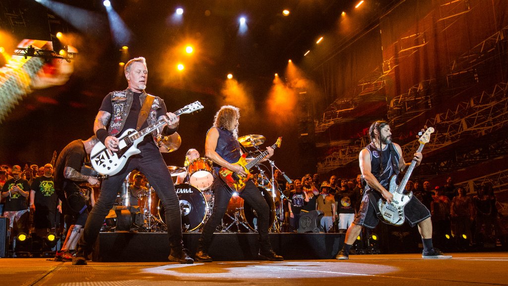 Clujenii dau Untold pe Metallica. Cum îi vezi gratis pe monștrii sacri ai rockului