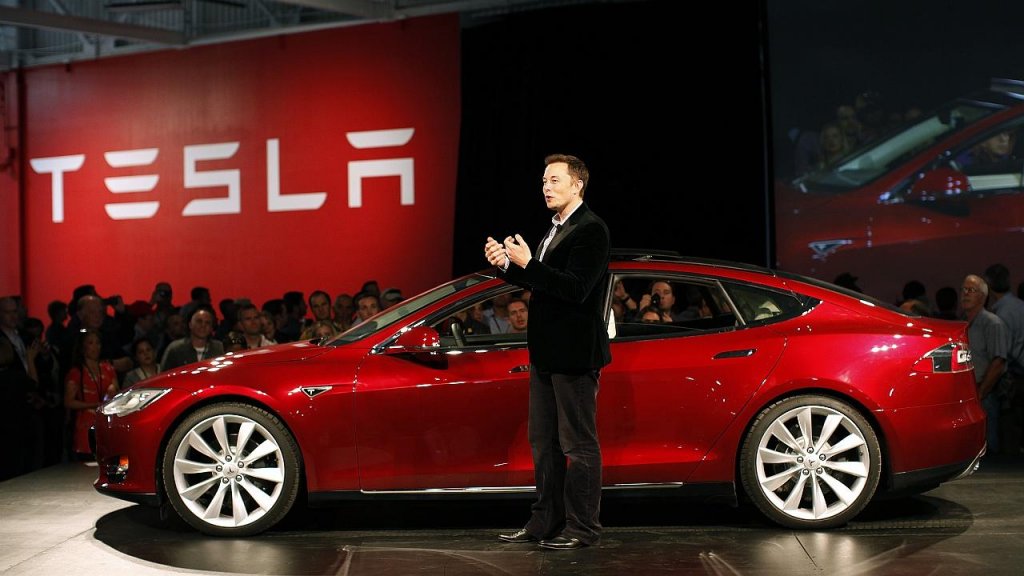 Continuă problemele pentru Elon Musk. Fondatorul Tesla, dat în judecată pentru fraude în SUA