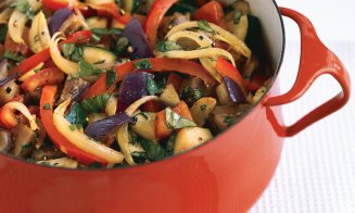 Reţetă de toamnă. Ratatouille, mâncare de legume franţuzească
