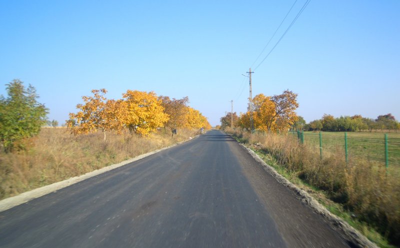 Au fost finalizate lucrările de asfaltare pe drumul Pădureni – Satu Lung
