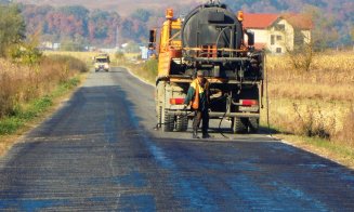Lucrări de asfaltare pe drumuri de acces spre Dej şi Gherla