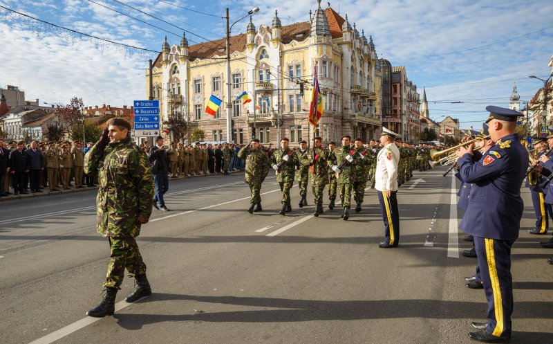 Ziua Armatei României. Defilări și torțe în centrul Clujului + Restricţii de circulaţie
