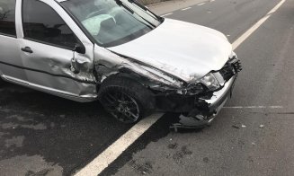 Drum blocat după o tamponare între două mașini, în Jucu. Descarcerarea și SMURD-ul, la fața locului