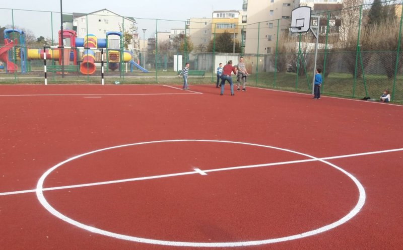 Terenuri de sport din Zorilor, modernizate