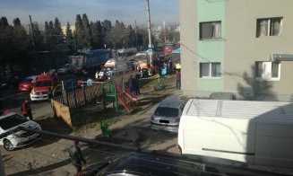 Accident grav pe Muncii. O femeie şi un copil, loviţi în staţia de tramvai