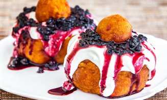 Desert de toamnă. Papanaşi cu smântână şi dulceaţă