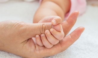 Guvernul mai reduce din cheltuieli. Taie fondurile pentru nou-născuţi