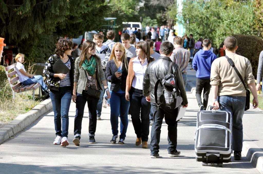 Studenţii, mană cerească pentru proprietarii de apartamente din Cluj.  Peste 4.000 de anunţuri la început de an universitar