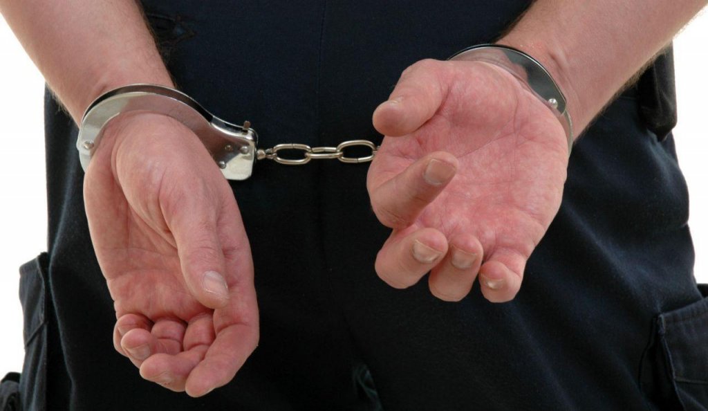 Şi-a sechestrat, bătut şi tâlhărit fosta iubită. S-a întâmplat în Floreşti