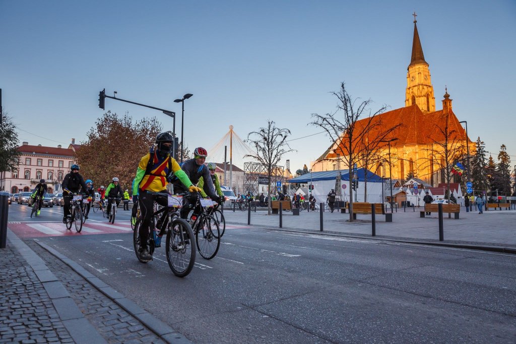 CENTENAR. 100 de km pe biciclete de la Cluj la Alba Iulia