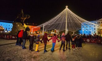 CENTENAR. Clujenii au încins Hora Unirii pe patinoar