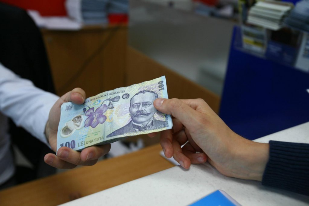 Guvernul a decis. Cât, când şi pentru cine creşte salariul minim