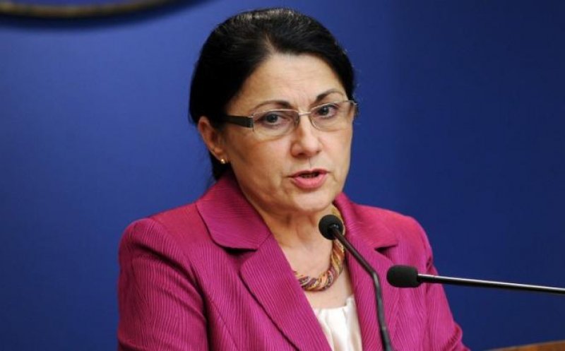 Ecaterina Andronescu, noul ministru al Educaţiei, anunţă schimbări de lege: Majorarea numărului de locuri la şcolile profesionale şi 5 ani obligaţia de a lucra în ţară