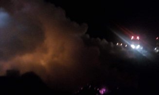 Incenciu puternic la Pata Rât. 12 persoane, între care 6 copii au rămas fără adăpost