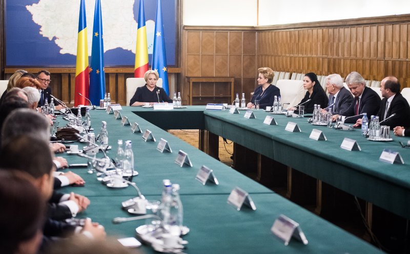 "Decriptăm" OUG care dă peste cap mediul de afaceri. Ce se întâmplă cu Pilonul II de pensii, profitul băncilor şi banii din energie şi telecom