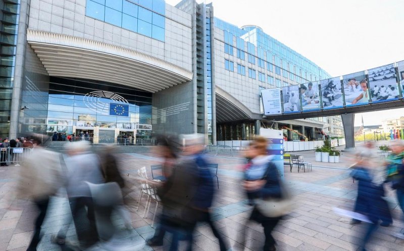 52% dintre români au o imagine pozitivă despre Uniunea Europeană