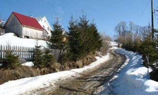 Poliția i-a amendat pe drumari că nu au curățat drumurile spre Mărișel și Valea Drăganului