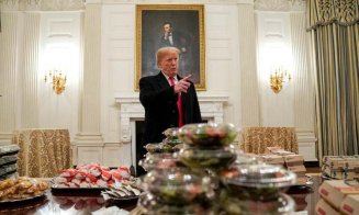 Preşedintele Trump, fast-food party la Casa Albă. Hamburgeri de la McDonald’s, serviţi pe platouri de argint