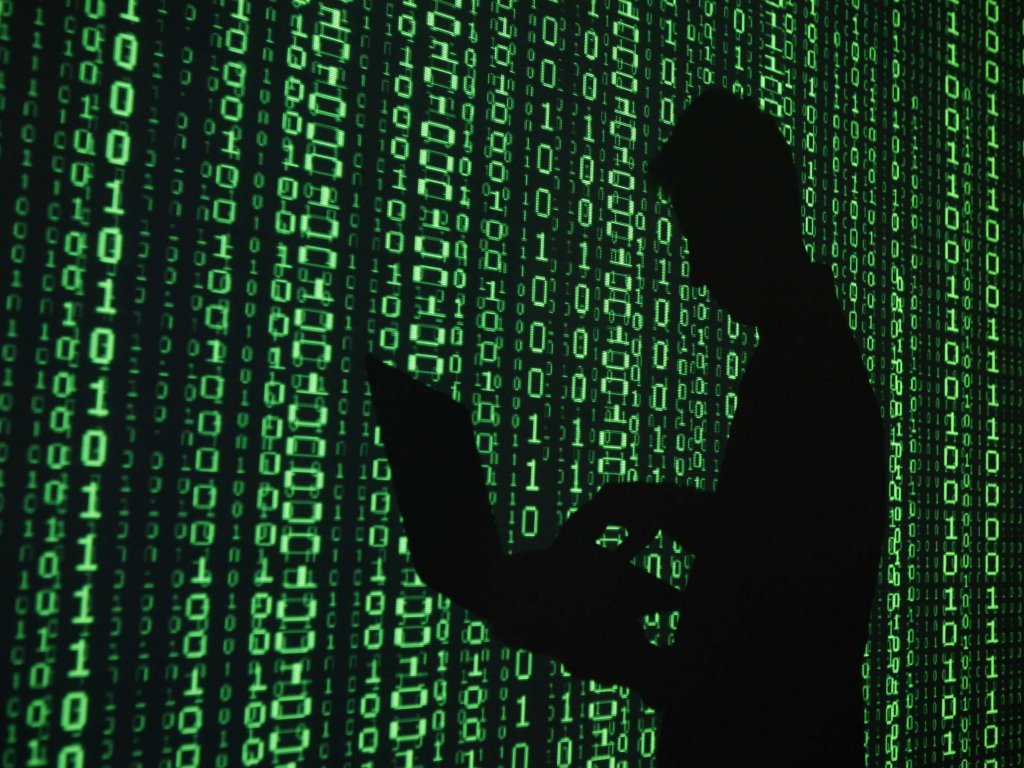Două universităţi din Cluj "luptă" cu hackerii