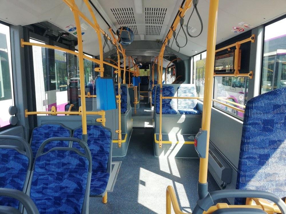 Elevii şi studenţii se plimbă cu autobuzul pe banii Primăriei Cluj. 2 milioane de euro costă doar subvențiile pentru studenţi
